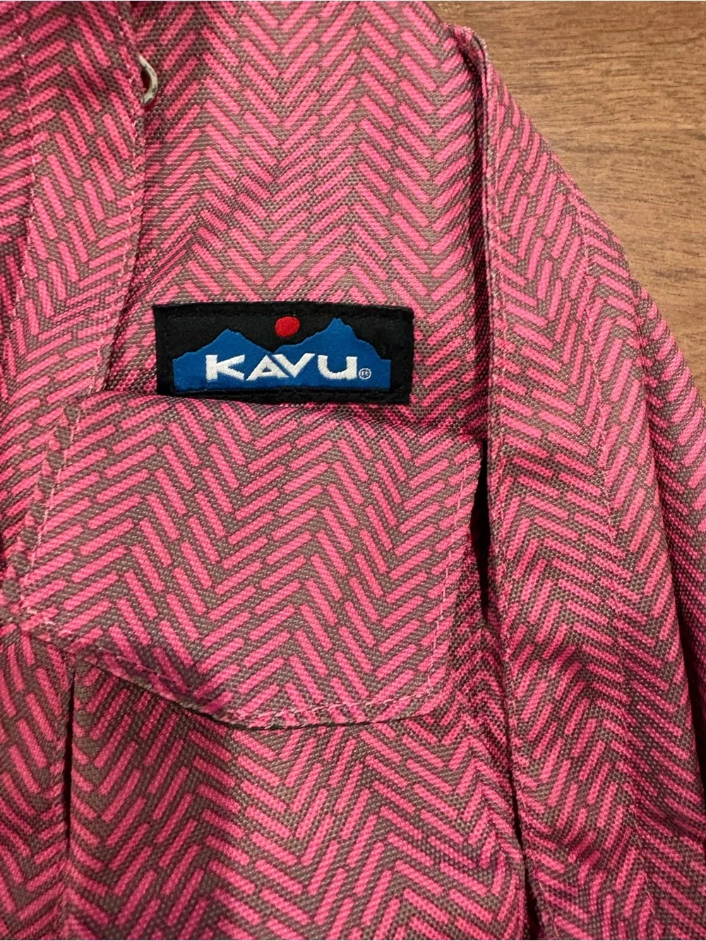Kavu Pink Chevron Sling Pack